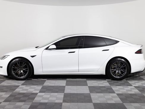 Used 2022 Tesla Model S Plaid image 3