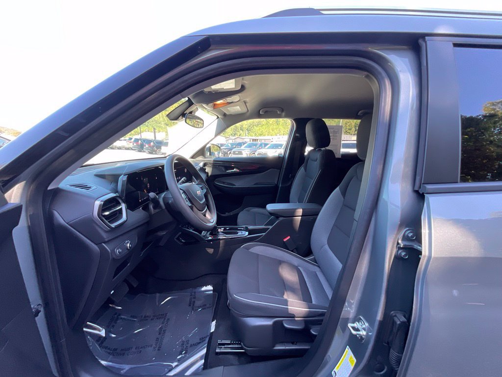 Used 2026 Chevrolet TrailBlazer LT AWD/4WD image 9
