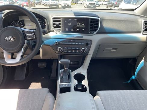 Used 2021 Kia Sportage LX AWD/4WD image 11