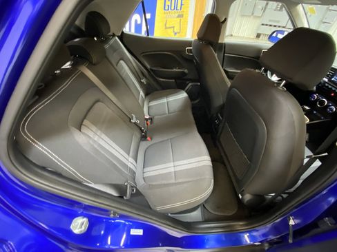 Used 2025 Hyundai Venue SEL FWD image 27