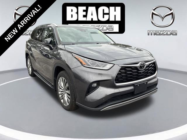 Used 2023 Toyota Highlander Platinum AWD/4WD image 1