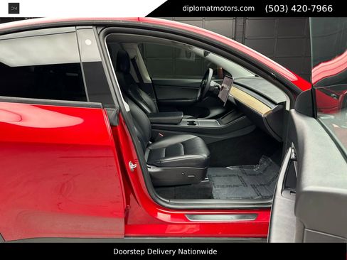 Used 2021 Tesla Model Y Long Range image 16