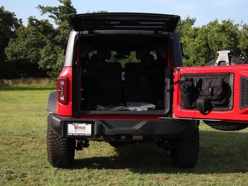 Used 2023 Ford Bronco Wildtrak AWD/4WD image 11