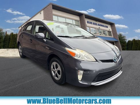Used 2012 Toyota Prius Two image 1