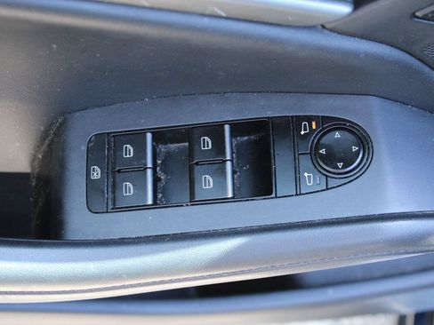 Used 2023 MAZDA MAZDA3 s FWD image 26
