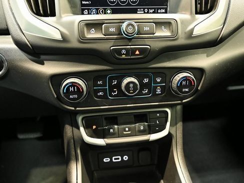 Used 2022 GMC Terrain SLE w/ Driver Convenience Package image 17