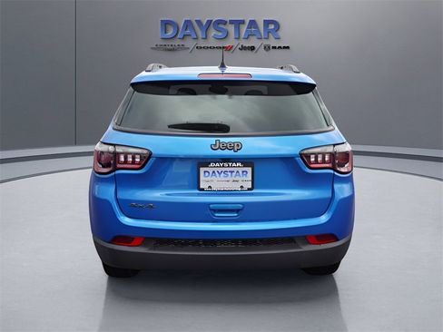 Used 2025 Jeep Compass Latitude w/ Altitude Special Edition image 5