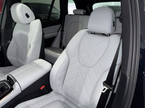 New 2026 BMW X5 xDrive40i w/ M Sport Package image 24