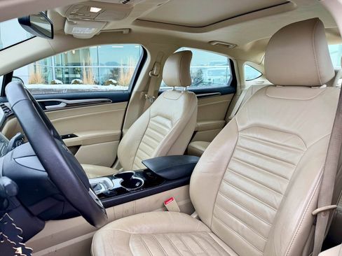 Used 2016 Ford Fusion SE w/ Equipment Group 202A image 9