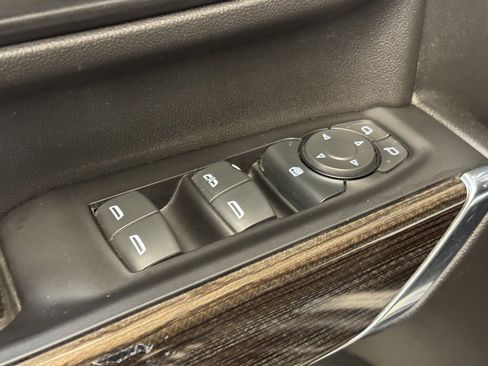 Used 2022 Chevrolet Silverado 3500 LT w/ Convenience Package image 11