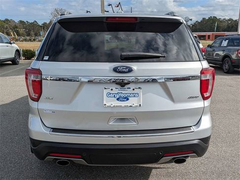 Certified 2018 Ford Explorer XLT w/ Equipment Group 202A image 5