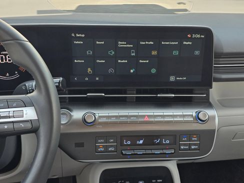 Certified 2025 Hyundai Kona SEL AWD/4WD image 15