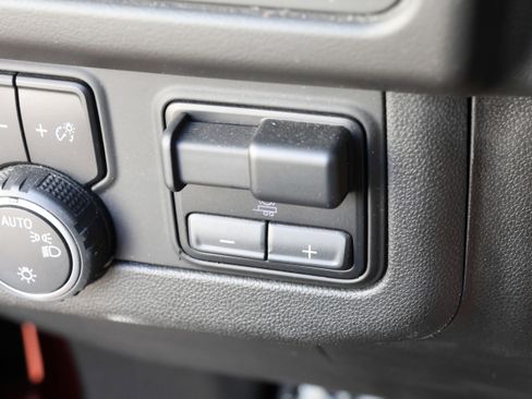 Used 2021 Chevrolet Tahoe LT w/ LT Signature Package image 17