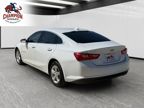 Used 2023 Chevrolet Malibu LT w/ Driver Confidence Package FWD image 3