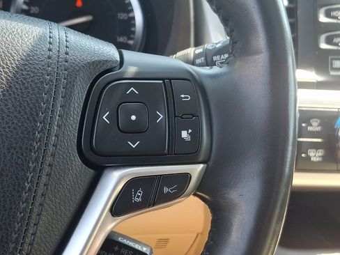 Used 2017 Toyota Highlander Limited Platinum AWD/4WD image 21