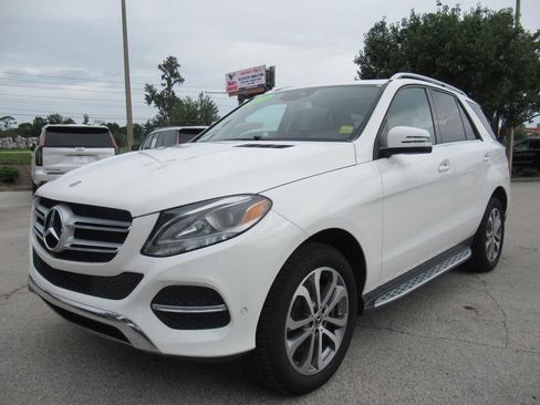 Used 2019 Mercedes-Benz GLE 400 4MATIC image 3