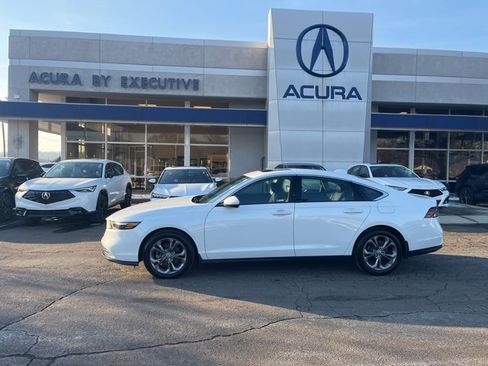 Used 2023 Honda Accord EX image 31