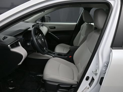 Certified 2022 Toyota Corolla Cross L AWD/4WD image 18