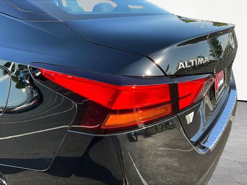 Used 2023 Nissan Altima 2.5 SL AWD/4WD image 23