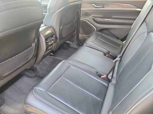 Used 2021 Jeep Grand Cherokee L Limited AWD/4WD image 37