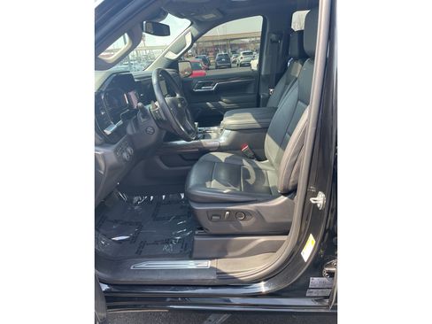 Used 2023 Chevrolet Silverado 1500 LTZ w/ LTZ Premium Package image 12