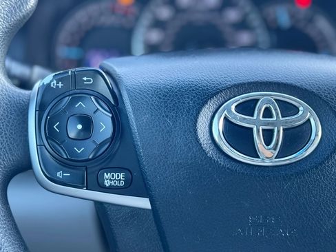 Used 2012 Toyota Camry LE image 14