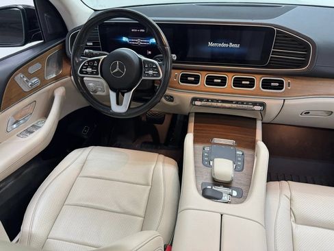 Used 2021 Mercedes-Benz GLS 450 4MATIC image 8