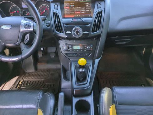 Used 2013 Ford Focus ST FWD image 18