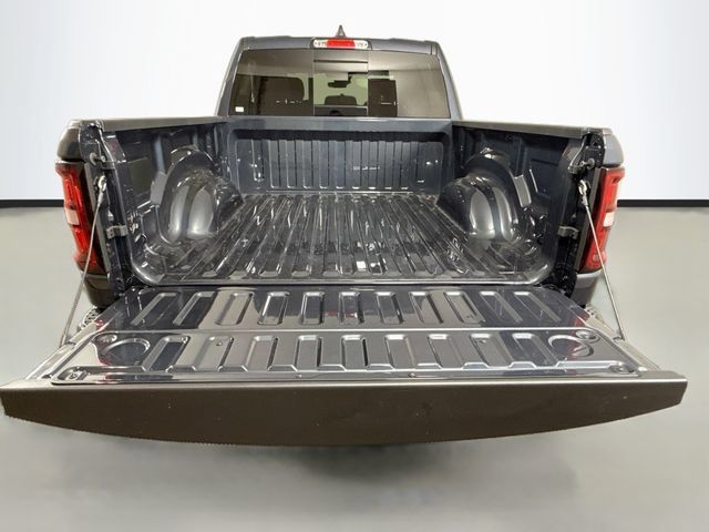 Used 2026 RAM 1500 Express AWD/4WD image 23