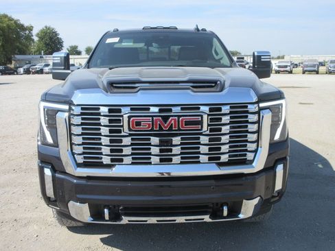 New 2026 GMC Sierra 2500 Denali w/ Denali Reserve Package AWD/4WD image 10
