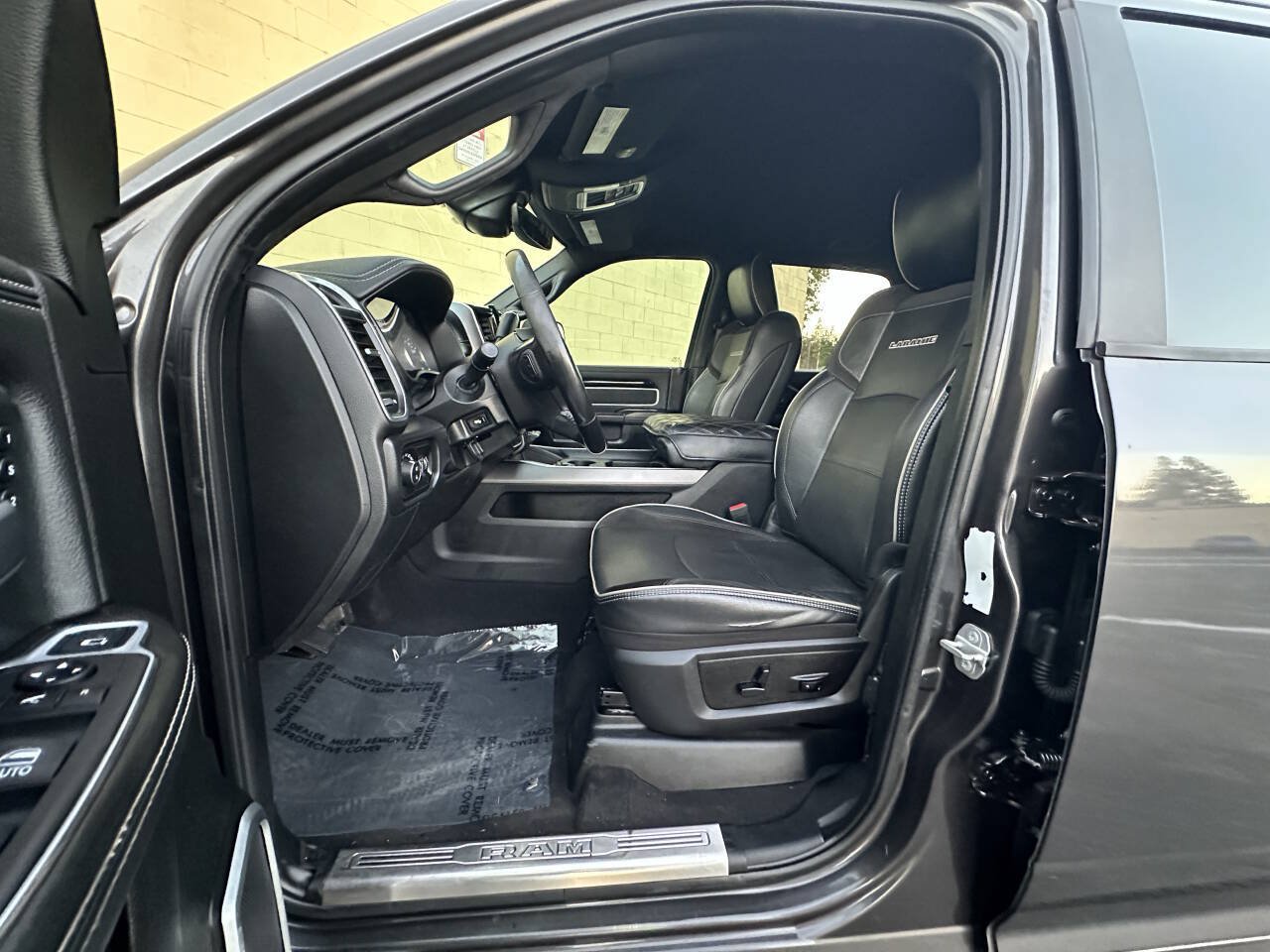 Used 2020 RAM 2500 Laramie w/ Night Edition AWD/4WD image 9