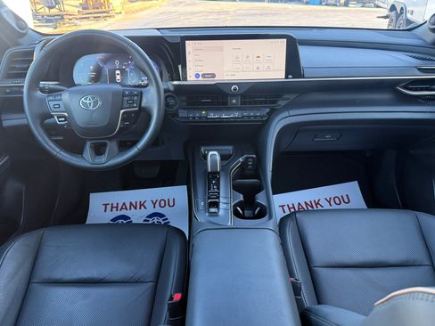 Used 2023 Toyota Crown XLE image 19