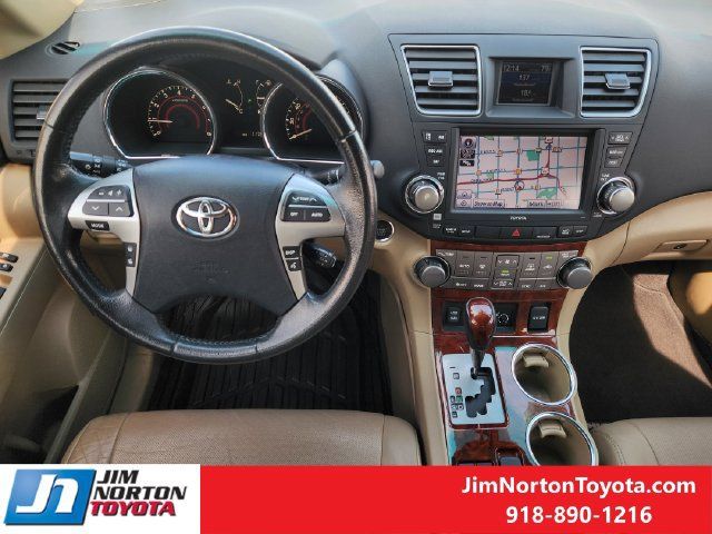 Used 2011 Toyota Highlander Limited w/ Tow Pkg AWD/4WD image 28