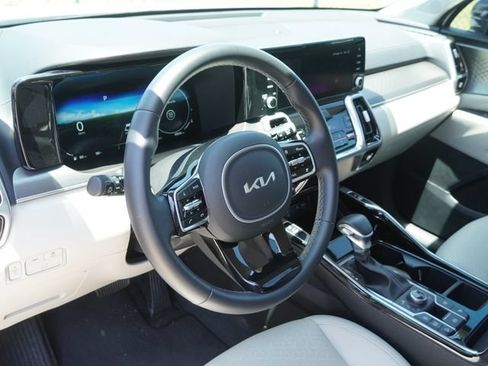 Used 2023 Kia Sorento SX AWD/4WD image 15