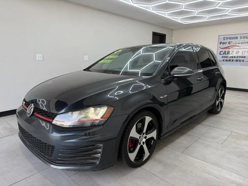 Used 2015 Volkswagen Golf 4-Door FWD image 3
