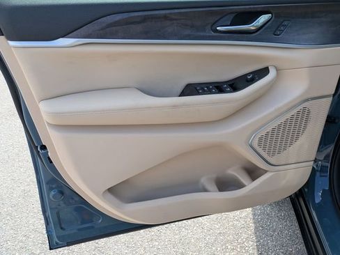 New 2026 Jeep Grand Cherokee Limited w/ Luxury Tech Group II AWD/4WD image 9