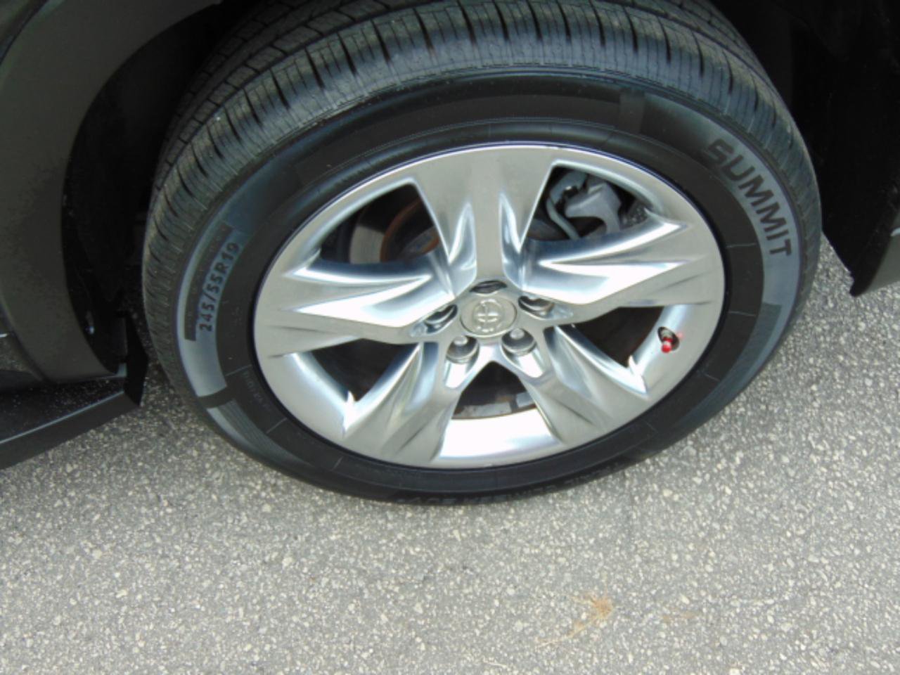 Used 2015 Toyota Highlander Limited FWD image 15