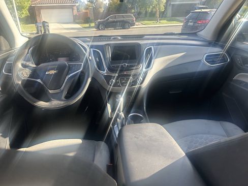 Used 2019 Chevrolet Equinox LS FWD image 8