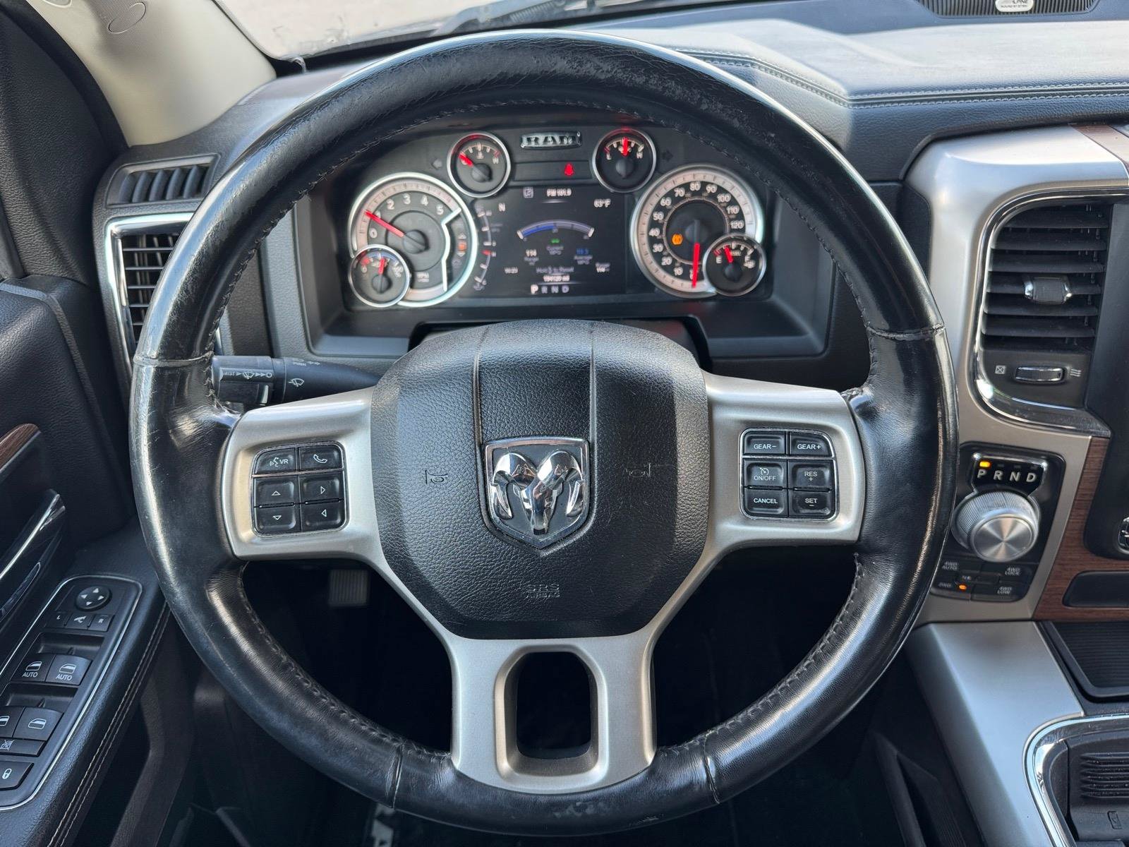 Used 2017 RAM 1500 Laramie w/ Convenience Group AWD/4WD image 10