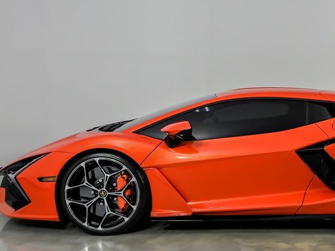 Used 2024 Lamborghini Revuelto AWD/4WD image 7