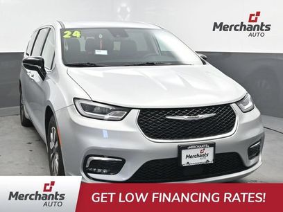 Used 2024 Chrysler Pacifica Limited