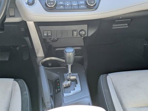 Used 2018 Toyota RAV4 XLE FWD image 20