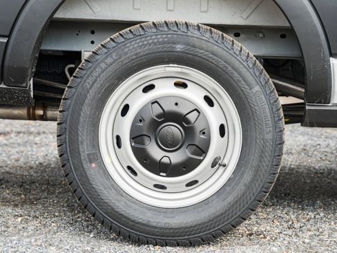 New 2026 Ford Transit 250 148 Medium Roof image 31