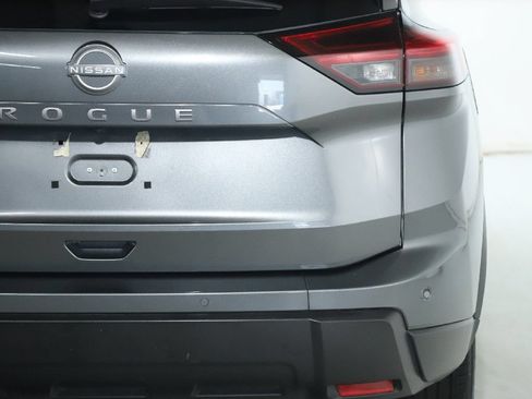 Certified 2025 Nissan Rogue SV FWD image 42