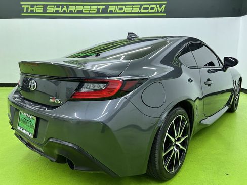 Used 2023 Toyota GR86 w/ ALL Weather Mat Package (TMS) RWD image 9
