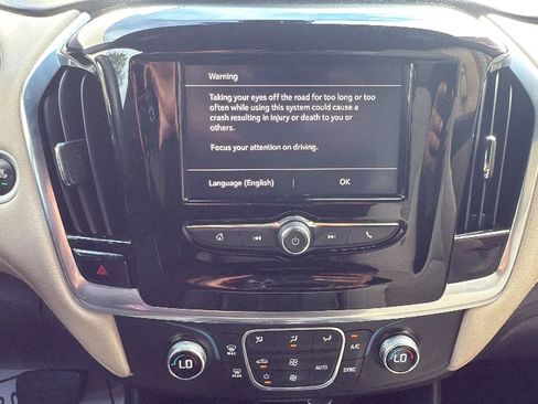 Used 2022 Chevrolet Traverse LS AWD/4WD image 18