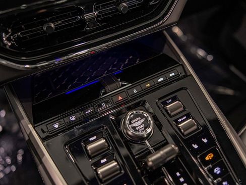 New 2026 Aston Martin DBX 707 image 29