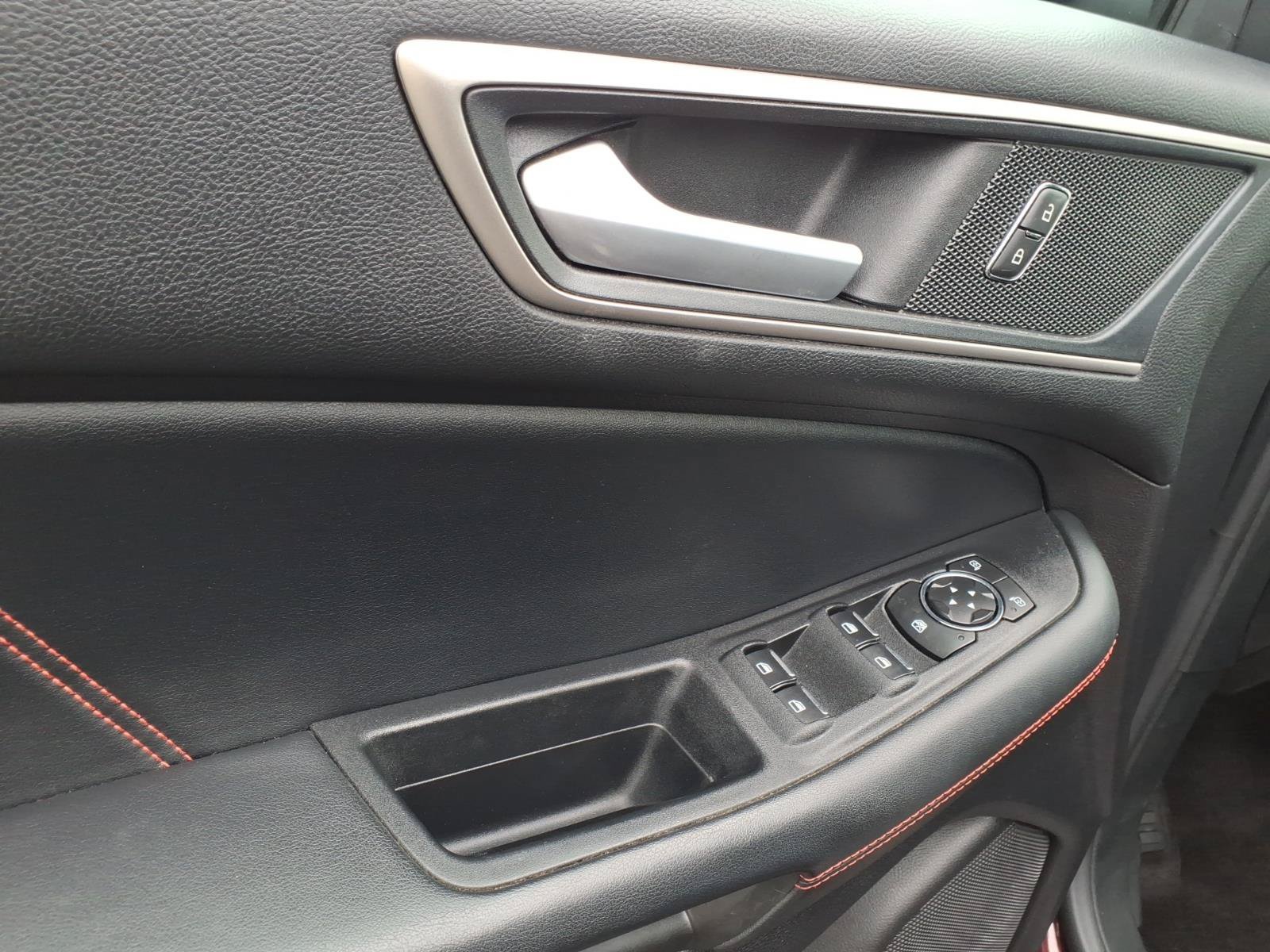 Used 2020 Ford Edge ST-Line w/ Cold Weather Package AWD/4WD image 13