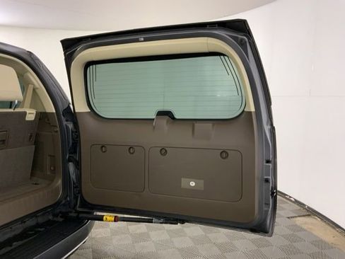 Used 2016 Lexus GX 460 w/ Premium Package image 38