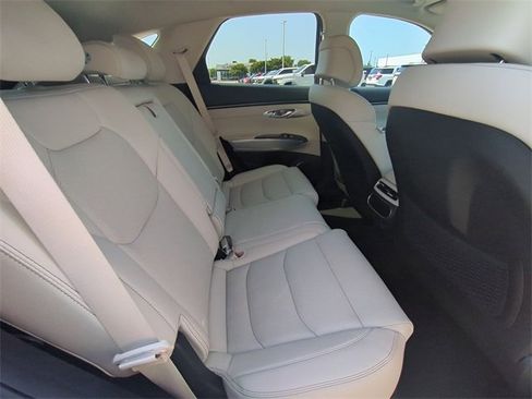 Used 2022 Genesis GV70 2.5T w/ Select Package image 28